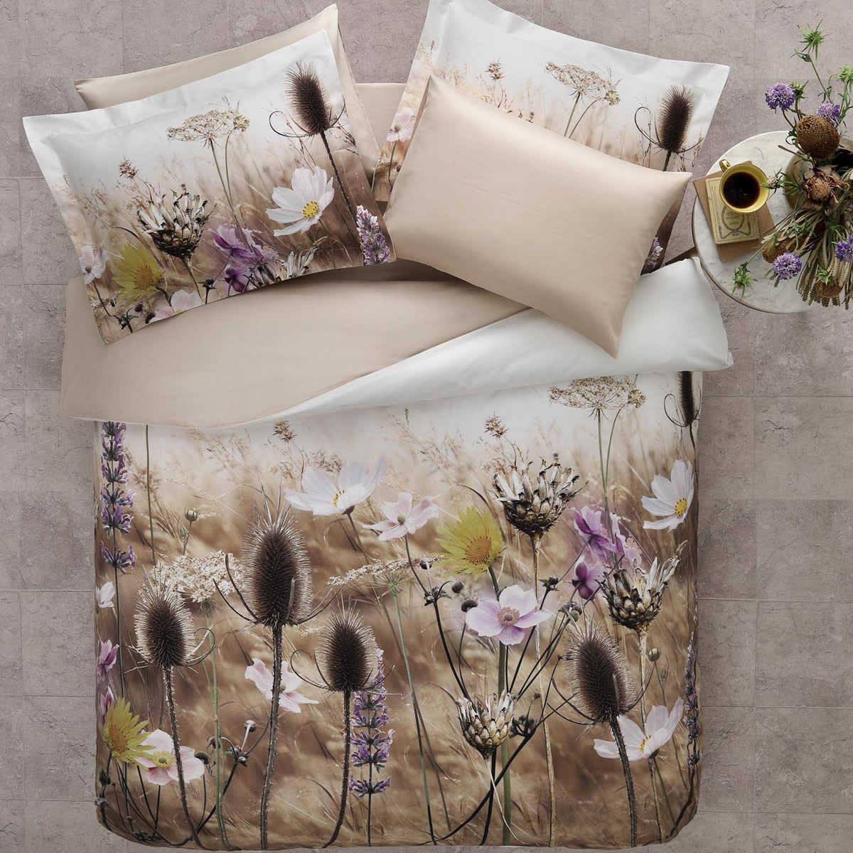 tivolyo-gloria-nevresim-tepeden