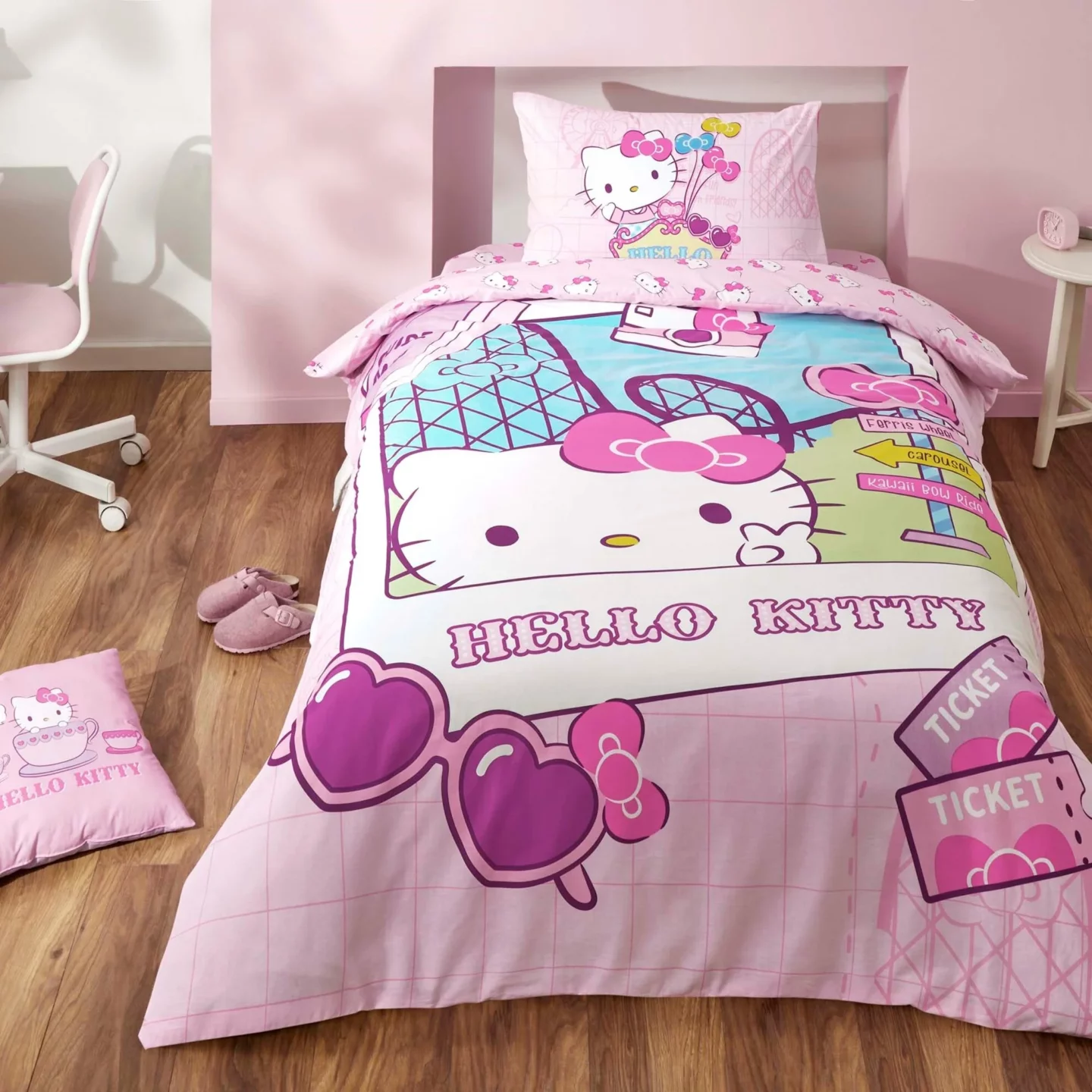 Hello-Kitty-Travel-1