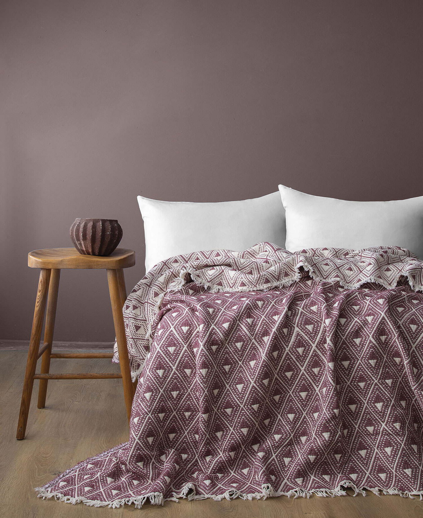 LEVONE-BURGUNDY-1_2